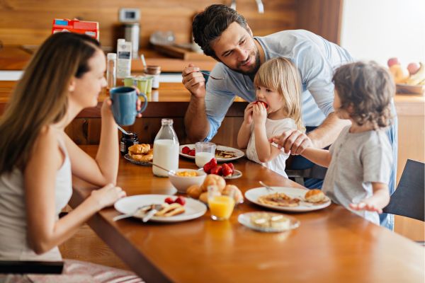 Consejos prácticos para padres: cómo ayudar a los niños a adaptarse a las siestas en la guardería.